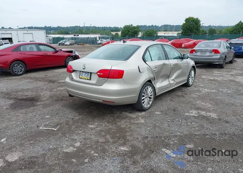2013 Volkswagen Jetta 2.0L Tdi from USA, damaged, VIN 3VWLL7AJ4DM225834